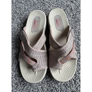 Skechers Outdoor LifestyleReggae Slide Toe Loop Slip On Beige Sandal Women's 9